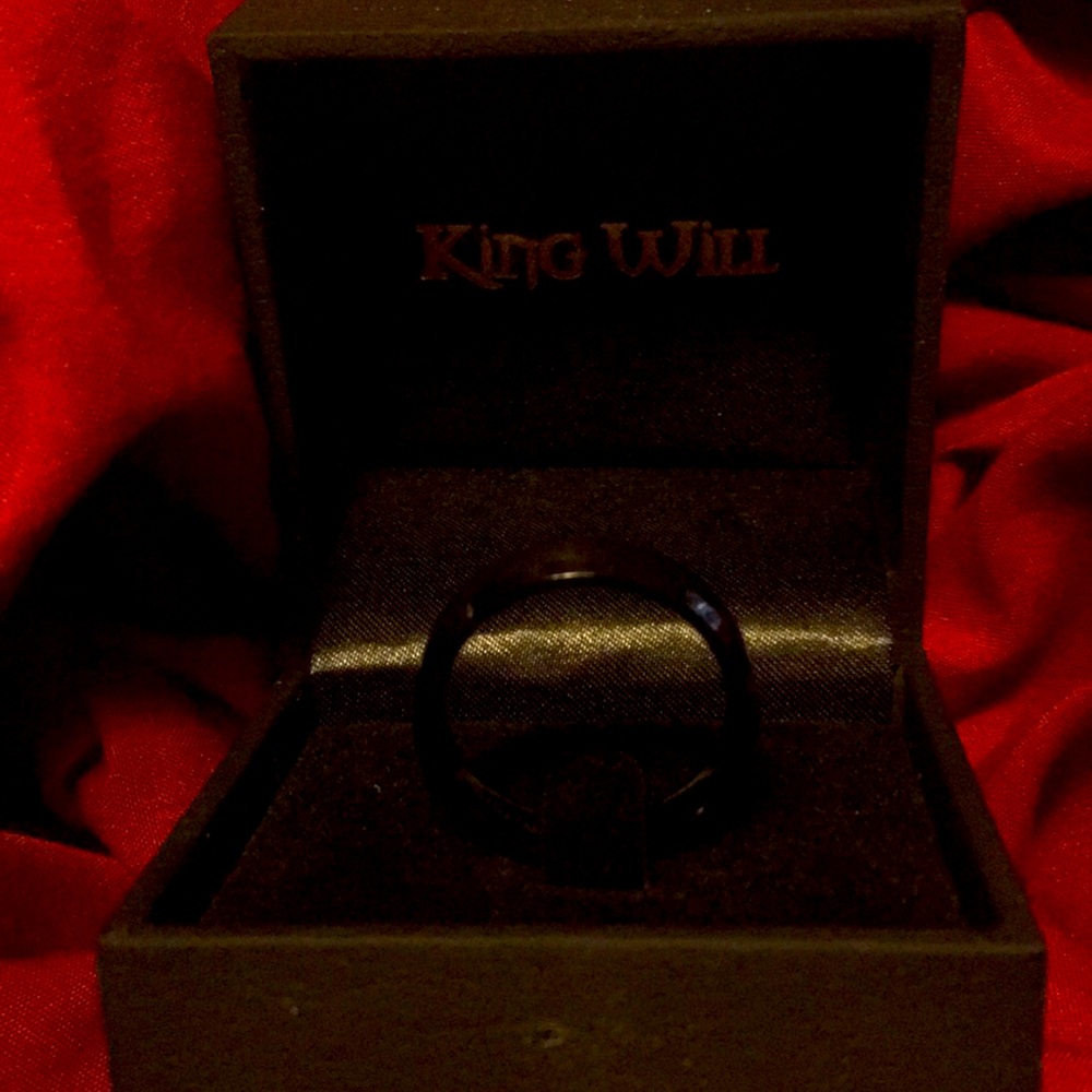 NWOT Men’s King Will Vow Keeper Black Wedding Band